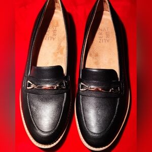 Naturalizer Womens 10M Elin Black Loafer New...